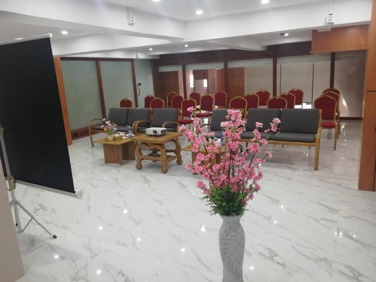 Yangon Hotel 57 Esterno foto